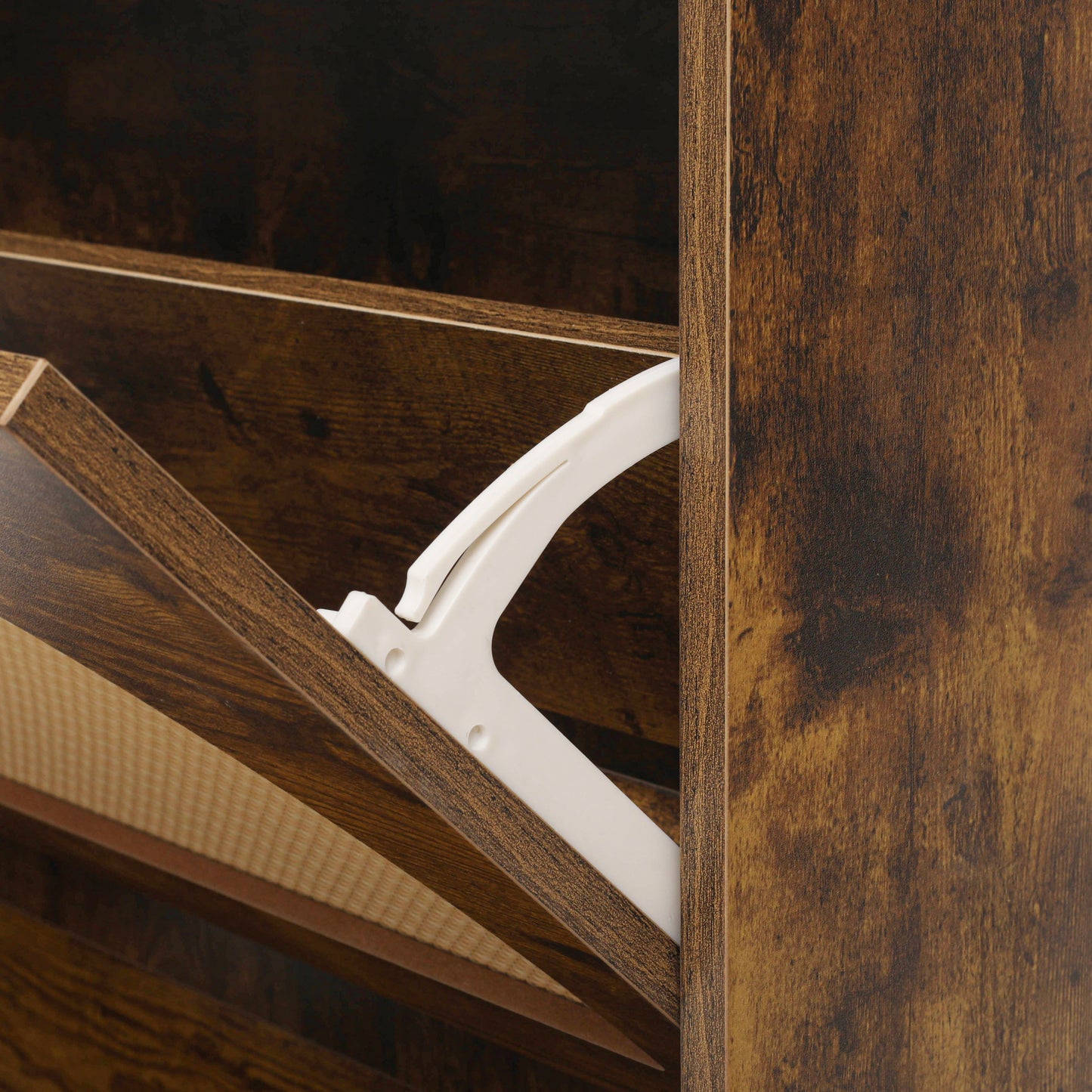 Schuhschrank mit zwei Türen, austauschbaren halbrunden Türfronten und Rattan-Oberfläche, geeignet für den Eingangsbereich und andere Szenen, Vintage-Braun