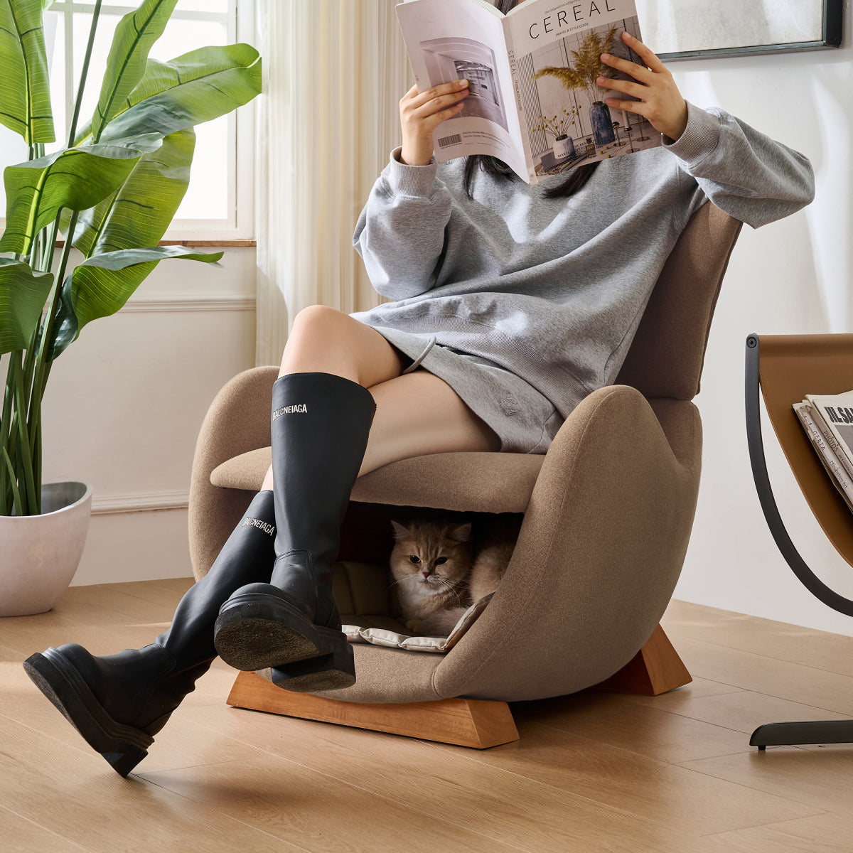 Designer-Loungesessel im Walhai-Look – Haustierfreundliches Einzelsofa mit Katzenhöhle, kratzfester Stoff, moderner Fernsehsessel, Braun