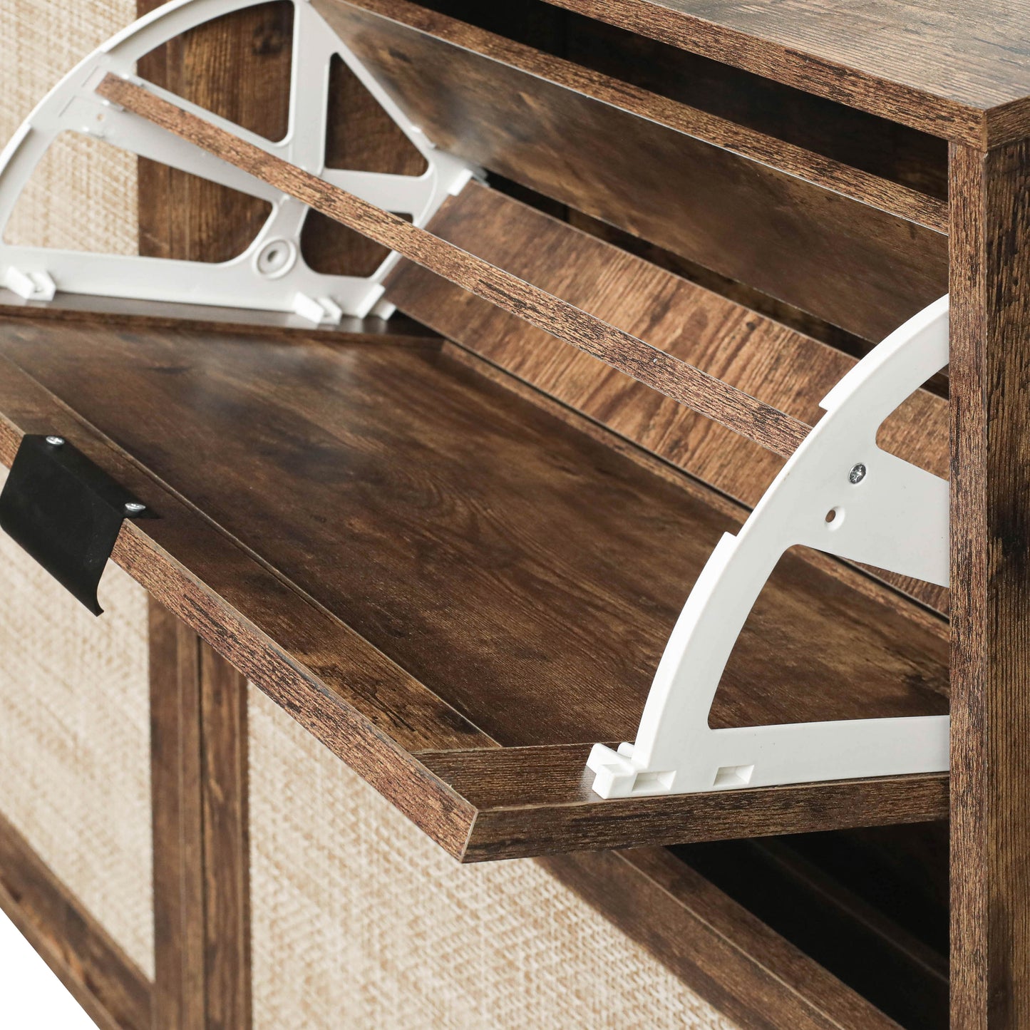 Schuhschrank mit vier Türen, Rattan-Optik, doppeltem Regal, mit Rückwand, geeignet für Flure und ähnliche Bereiche, Retrobraun