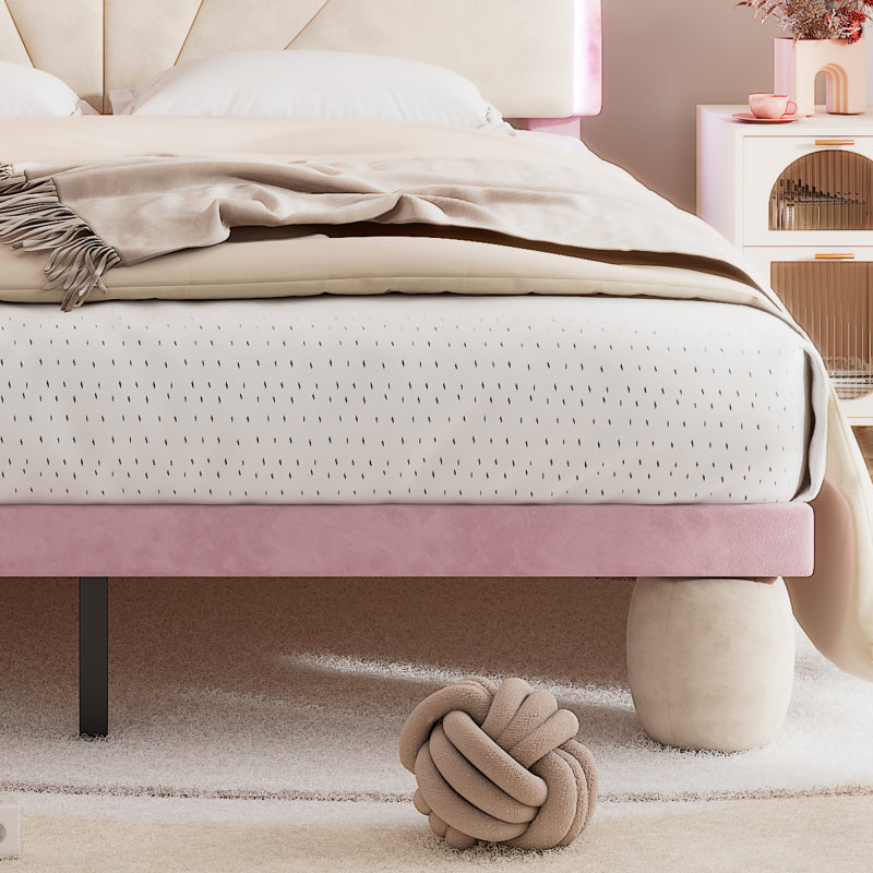 Polsterbett mit mehrfarbigen, wechselnden Lichtstreifen, Kopfteil mit Wellenschliff, mit gepolsterter runden Beine, Kinderbett, Jugendbett mit Holzlatten, Doppelbett, Samt, Beige+Rosa, 140x200cm
