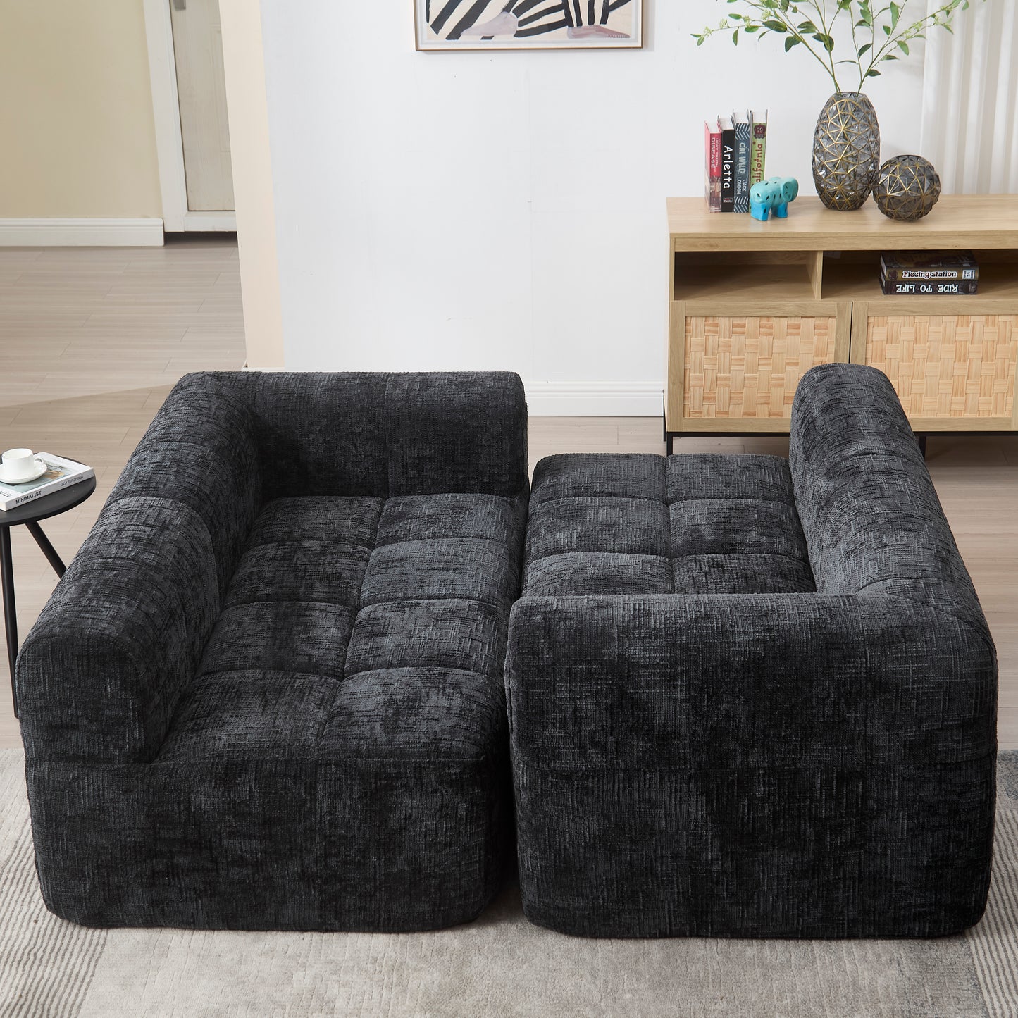 Modernes Sektionssofa, L-Sofa, 3-Sitzer-Sofa, keine Installation erforderlich, Chenille-Sofa mit Chaiselongue und Armlehnen, 3 Kissen, Seitentasche für Fernbedienung, Schwarz