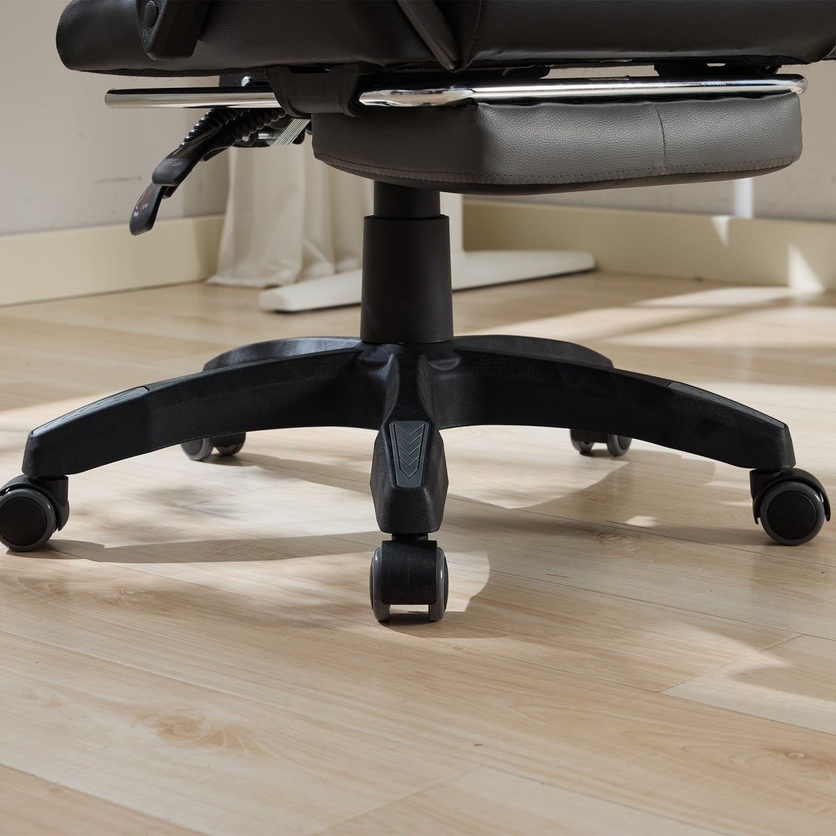 Gaming Stuhl Racing Design, 155° Liegefunktion, Fußstütze, Lendenmassage, Schwarz-Grau