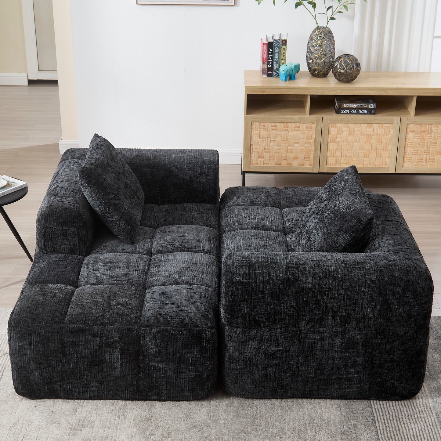 Modernes Sektionssofa, L-Sofa, 3-Sitzer-Sofa, keine Installation erforderlich, Chenille-Sofa mit Chaiselongue und Armlehnen, 3 Kissen, Seitentasche für Fernbedienung, Schwarz
