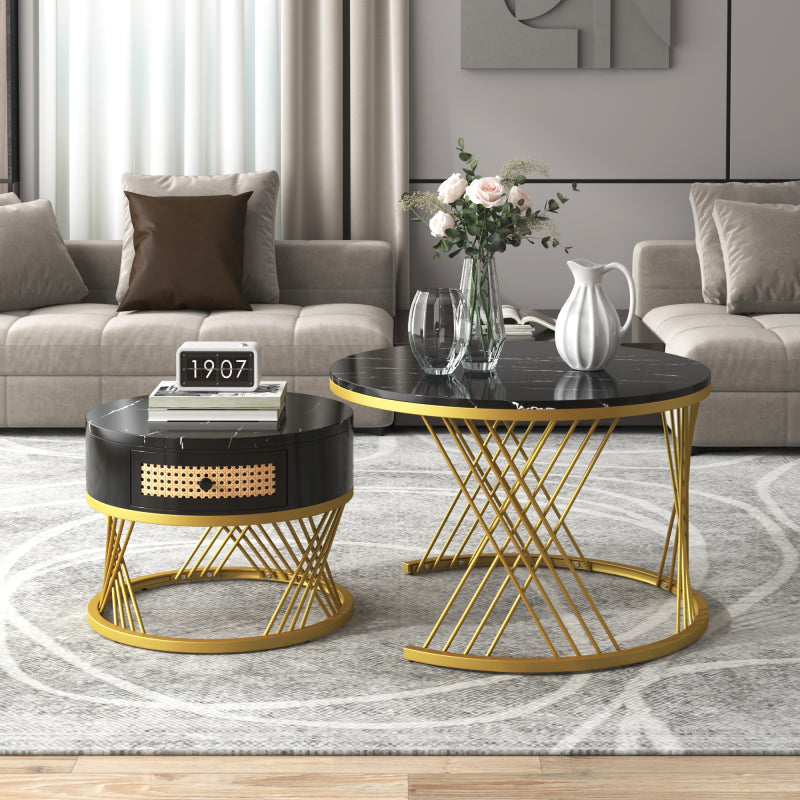 2 in 1 Runder Couchtisch aus MDF, Beistelltisch mit Tischplatte aus Marmor und Schubladen aus Kunststoff-Rattan, Griffe aus Massivholz. goldene Eisenfüße. 70*70*45,5+50*50*38,5cm