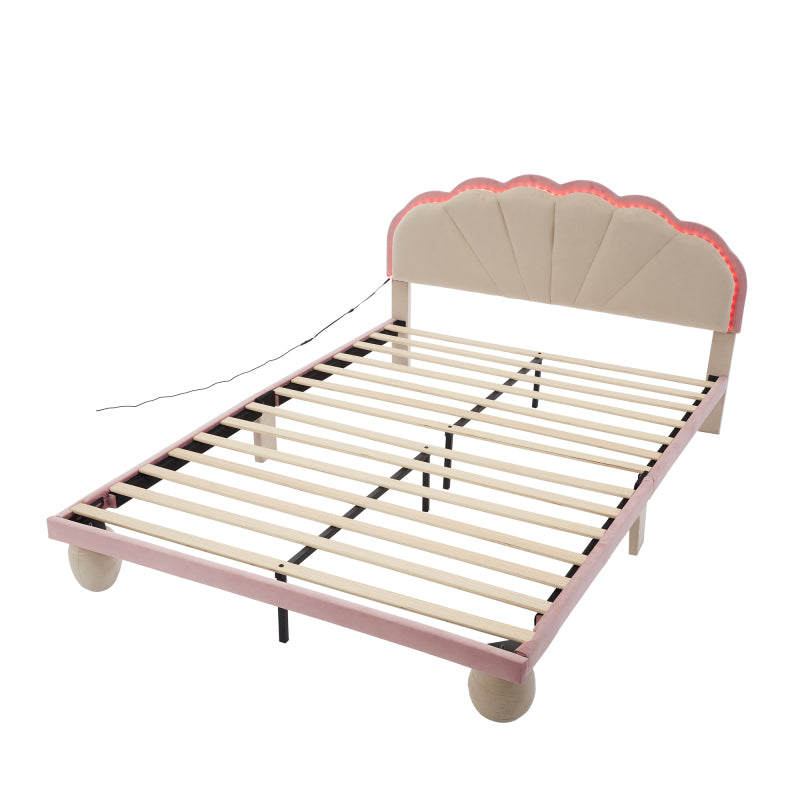 Polsterbett mit mehrfarbigen, wechselnden Lichtstreifen, Kopfteil mit Wellenschliff, mit gepolsterter runden Beine, Kinderbett, Jugendbett mit Holzlatten, Doppelbett, Samt, Beige+Rosa, 140x200cm