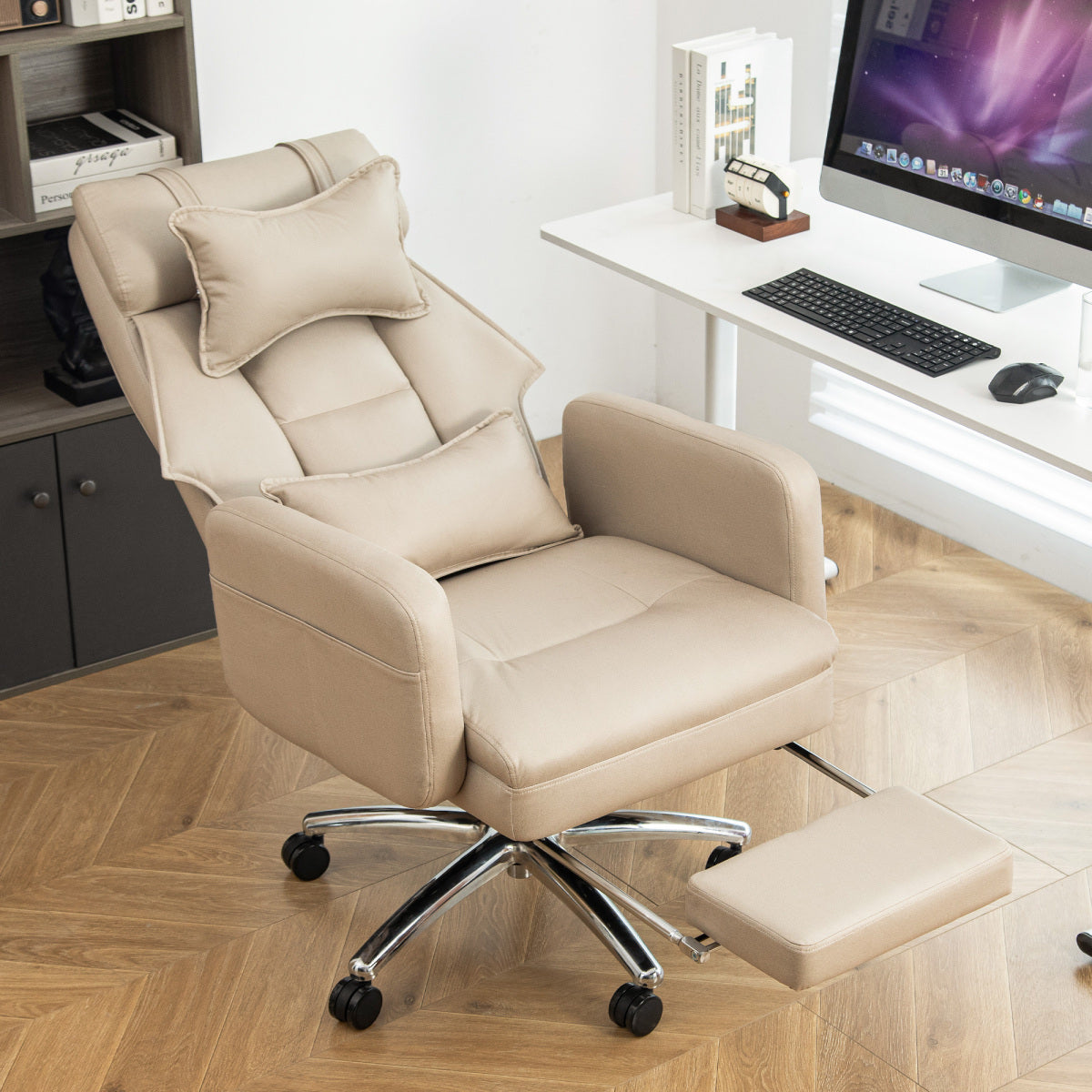 Ergonomischer Bürostuhl mit 155° Liegefunktion, Fußstütze, Tech-Leder, Beige