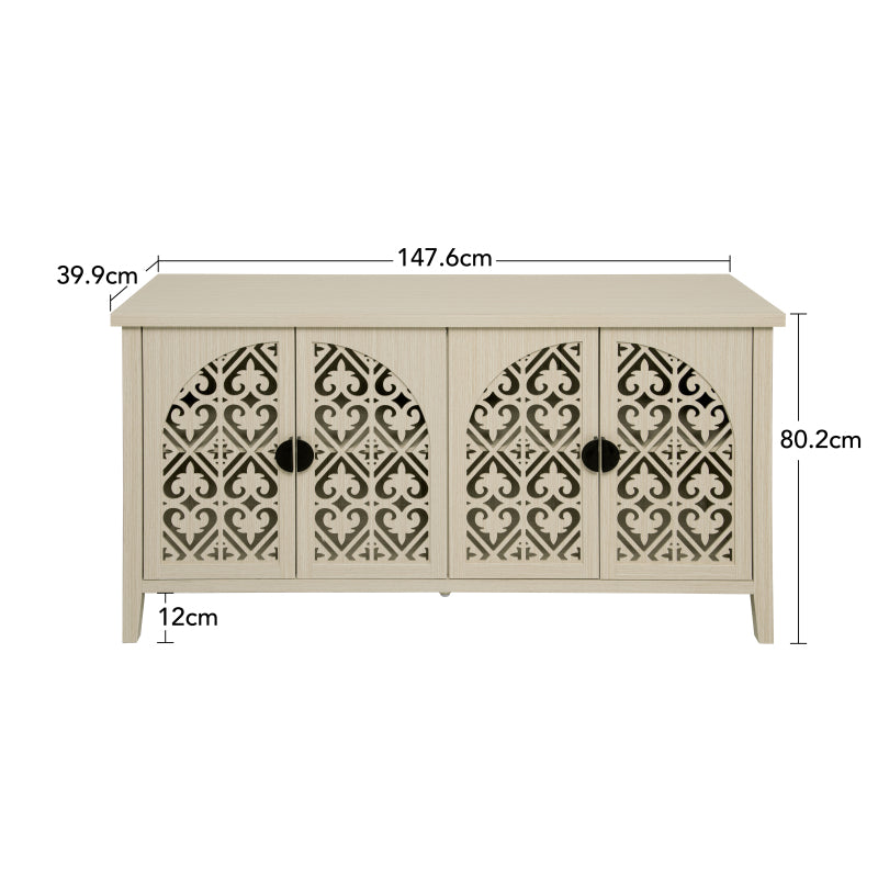Natürliches Holzfarbener vier Türen Sideboard, mit geschnitztem und durchbrochenem Design, ausgestattet mit drei Einlegeböden. Geeignet für Wohnzimmer, Flur, Esszimmer und Küche.(147.6x40x80cm)