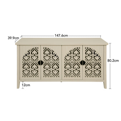 Natürliches Holzfarbener vier Türen Sideboard, mit geschnitztem und durchbrochenem Design, ausgestattet mit drei Einlegeböden. Geeignet für Wohnzimmer, Flur, Esszimmer und Küche.(147.6x40x80cm)