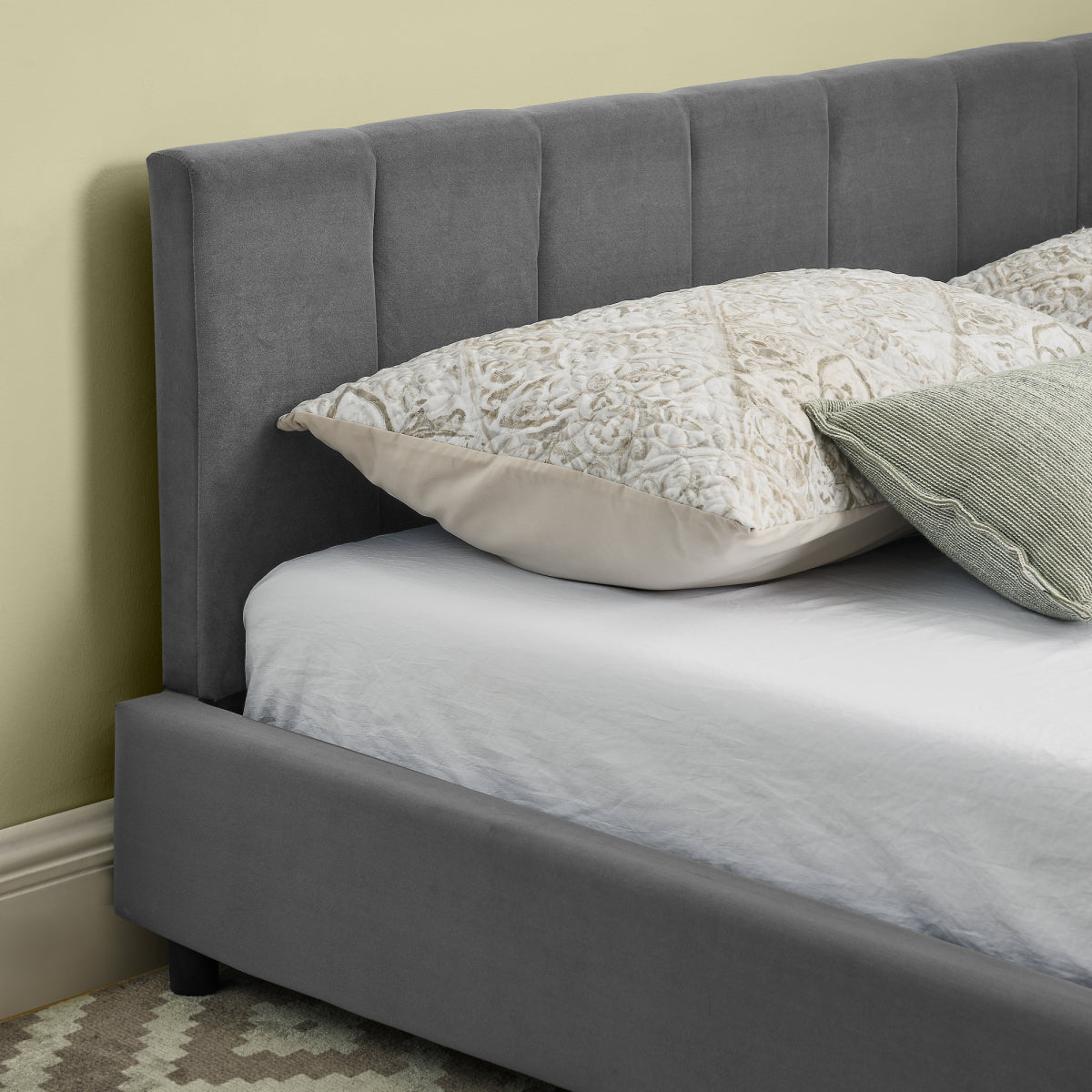 Doppelbett 140×200 cm aus Samt mit hoher Rückenlehne, stabiles Bettgestell aus Holz & Metall, ideal für Schlafzimmer & Gästezimmer, Gray (ohne Matratze)