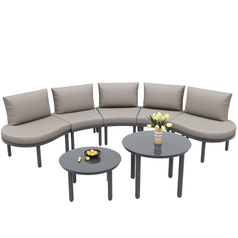 Gartenmöbel-Set (5-Sitzer), 2 Couchtische aus gehärtetem Glas, verzinkter Eisenrahmen, bequeme Gartenmöbel mit grauen Sitzpolstern und Kissen, mit verstellbaren Beinen, elegantes abgerundetes Sofa