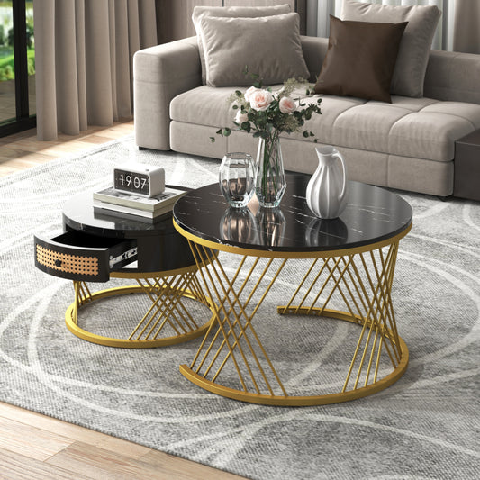 2 in 1 Runder Couchtisch aus MDF, Beistelltisch mit Tischplatte aus Marmor und Schubladen aus Kunststoff-Rattan, Griffe aus Massivholz. goldene Eisenfüße. 70*70*45,5+50*50*38,5cm