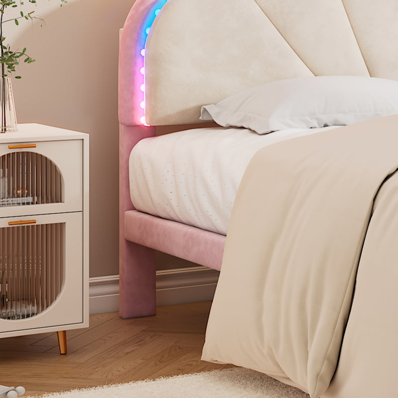 Polsterbett mit mehrfarbigen, wechselnden Lichtstreifen, Kopfteil mit Wellenschliff, mit gepolsterter runden Beine, Kinderbett, Jugendbett mit Holzlatten, Doppelbett, Samt, Beige+Rosa, 140x200cm