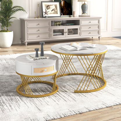 2 in 1 Runder Couchtisch aus MDF, Beistelltisch mit Tischplatte aus Marmor und Schubladen aus Kunststoff-Rattan, Griffe aus Massivholz. goldene Eisenfüße. 70*70*45,5+50*50*38,5cm