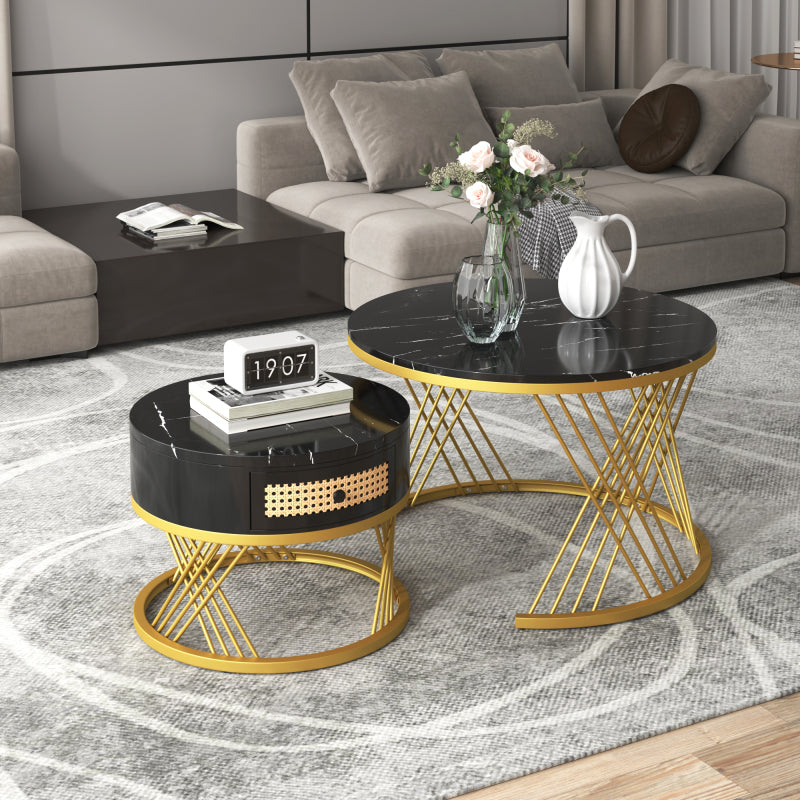 2 in 1 Runder Couchtisch aus MDF, Beistelltisch mit Tischplatte aus Marmor und Schubladen aus Kunststoff-Rattan, Griffe aus Massivholz. goldene Eisenfüße. 70*70*45,5+50*50*38,5cm
