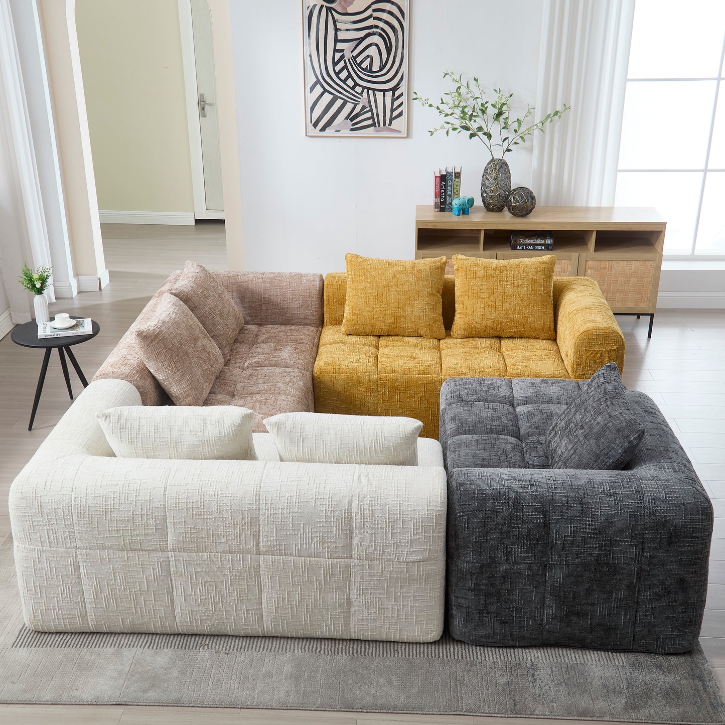 Modernes Sektionssofa, L-Sofa, 3-Sitzer-Sofa, keine Installation erforderlich, Chenille-Sofa mit Chaiselongue und Armlehnen, 3 Kissen, Seitentasche für Fernbedienung, Beige