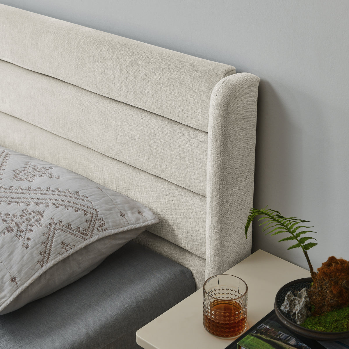 Doppelbett 160×200 cm aus Chenille mit 4 Schubladen, stabiles Bettgestell für Schlafzimmer & Eltern-Kind-Zimmer, Beige (ohne Matratze)