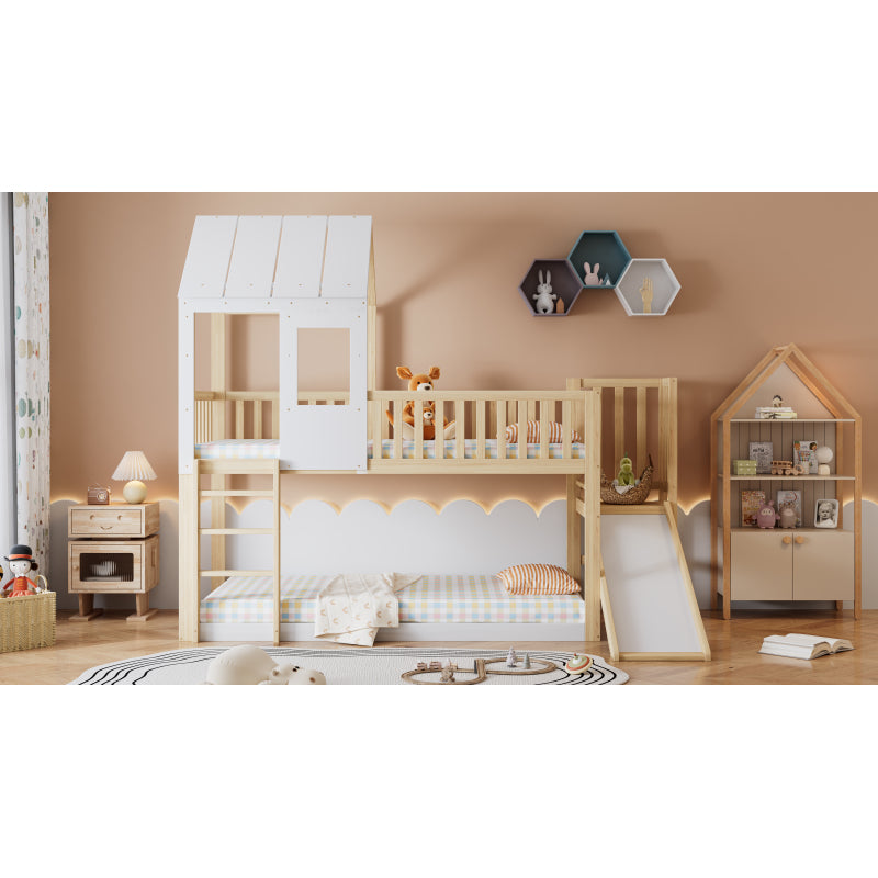 Etagenbett mit rechtwinkliger Leiter und Rutsche, Hausbett mit Dach und Fenster, Kinderbett mit Fallschutz und Gitter, Rahmen aus Kiefer, Natur+Weiß (90x200cm)