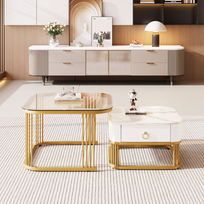 Stapelbarer Couchtisch: hochglänzende Marmoroptik und Teebraun Glasplatte, goldene Akzente, Beistelltisch mit Schubladen.  zweiteiliges Set