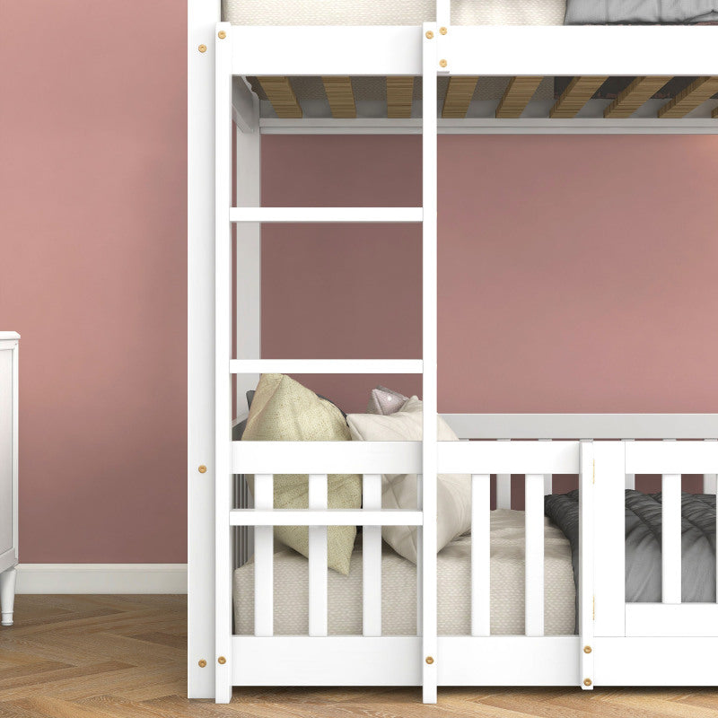 Etagenbett mit rechtwinkliger Treppe, Bett mit Zäune und Türchen, Kinderbett mit Fallschutz und Gitter, Massivholz, weiß (200x90cm)