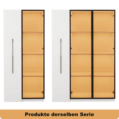 Multifunktionsschrank 110,5x35x160cm - LED-Vitrine mit bernsteinfarbenem Glas, Seitenauszug & Rollen - Weißer Hochschrank im modernen Stil