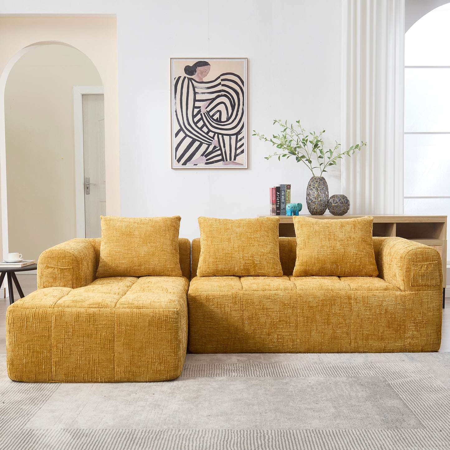Modernes Sektionssofa, L-Sofa, 3-Sitzer-Sofa, keine Installation erforderlich, Chenille-Sofa mit Chaiselongue und Armlehnen, 3 Kissen, Seitentasche für Fernbedienung, Gelb