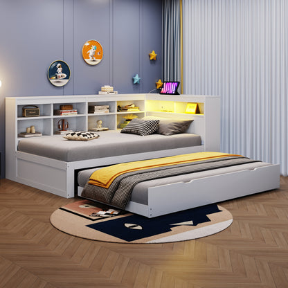 Massivholz-Einzelbett 90x200 Weiß mit Ausziehbett - Multifunktionales Schlafsofa inkl. LED, USB-Steckdose, Regalen & viel Stauraum, Weiß