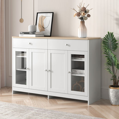 Sideboard mit weißer Holzmaserung, vier Türen, mit zwei Schubladen, Tür mit Glas. Wohnzimmer, Esszimmer. Holzfarbe und Weiß
