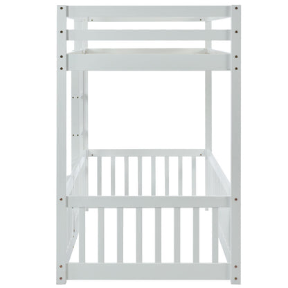 Etagenbett mit rechtwinkliger Treppe, Bett mit Zäune und Türchen, Kinderbett mit Fallschutz und Gitter, Massivholz, weiß (200x90cm)