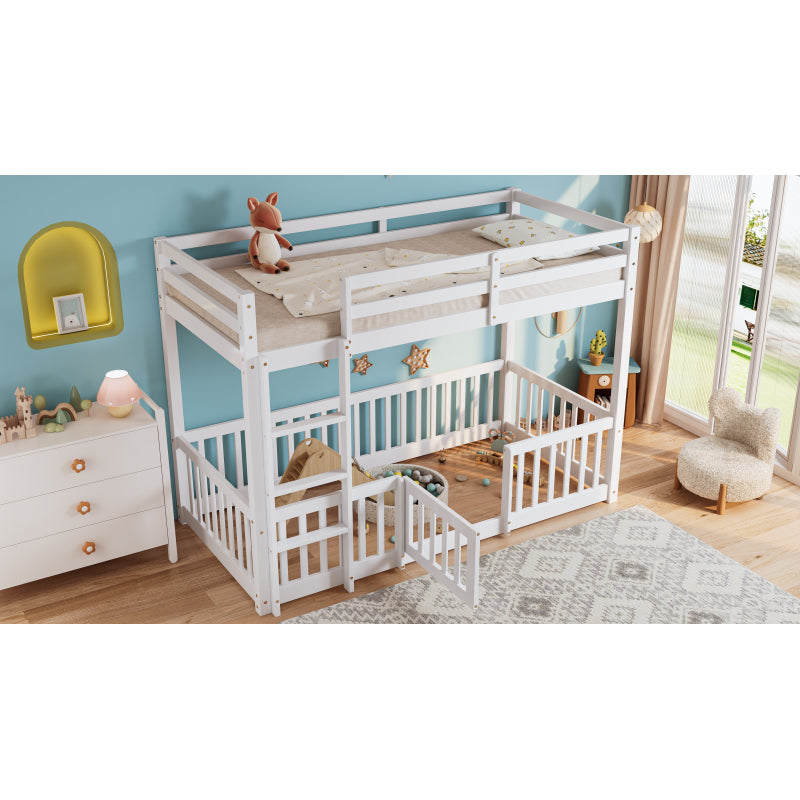 Etagenbett mit rechtwinkliger Treppe, Bett mit Zäune und Türchen, Kinderbett mit Fallschutz und Gitter, Massivholz, weiß (200x90cm)