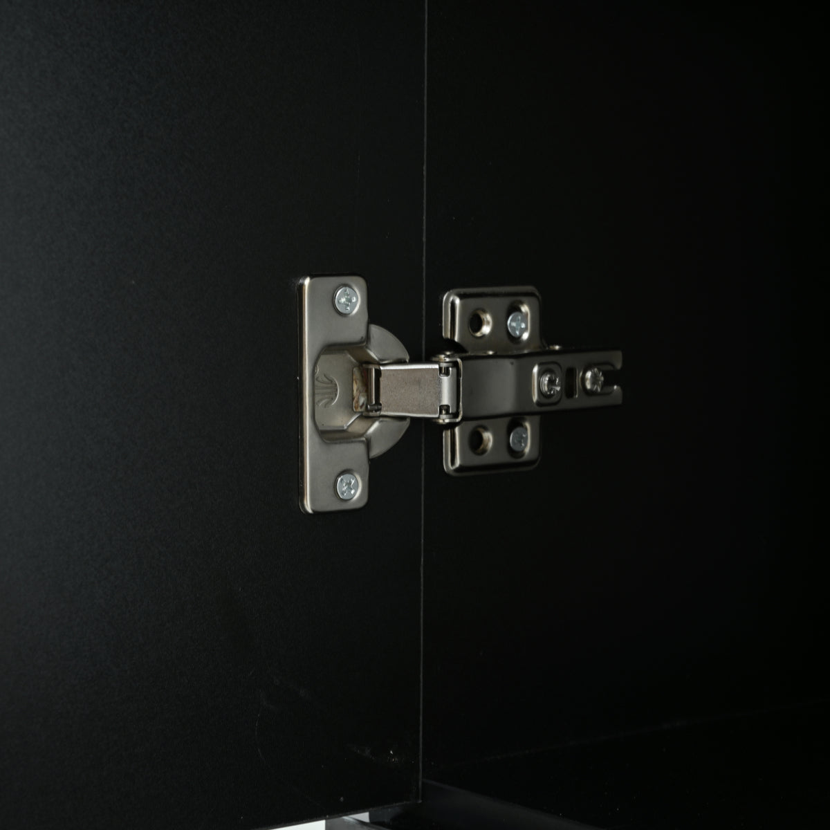 Schwarze LED-Vitrine mit 2 Glastüren - Standvitrine inkl. Beleuchtung, Freistehender Schrank für Wohnzimmer, Buffetschrank & Sammlervitrine, Schwarz