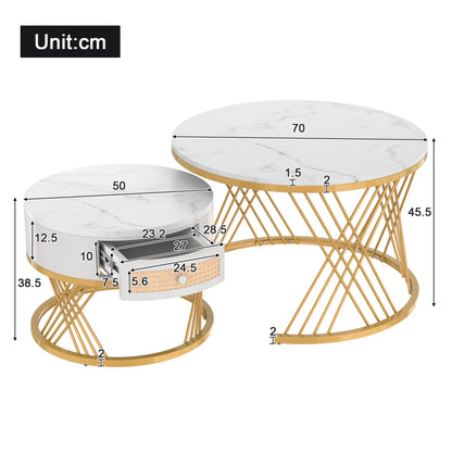 2 in 1 Runder Couchtisch aus MDF, Beistelltisch mit Tischplatte aus Marmor und Schubladen aus Kunststoff-Rattan, Griffe aus Massivholz. goldene Eisenfüße. 70*70*45,5+50*50*38,5cm