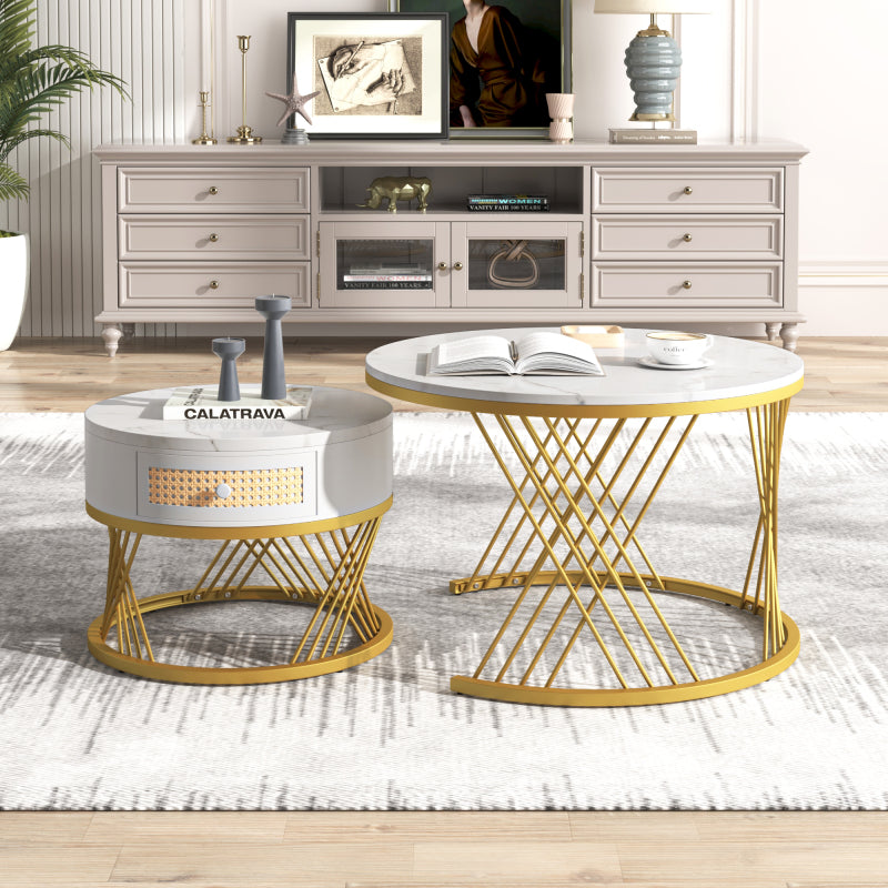 2 in 1 Runder Couchtisch aus MDF, Beistelltisch mit Tischplatte aus Marmor und Schubladen aus Kunststoff-Rattan, Griffe aus Massivholz. goldene Eisenfüße. 70*70*45,5+50*50*38,5cm