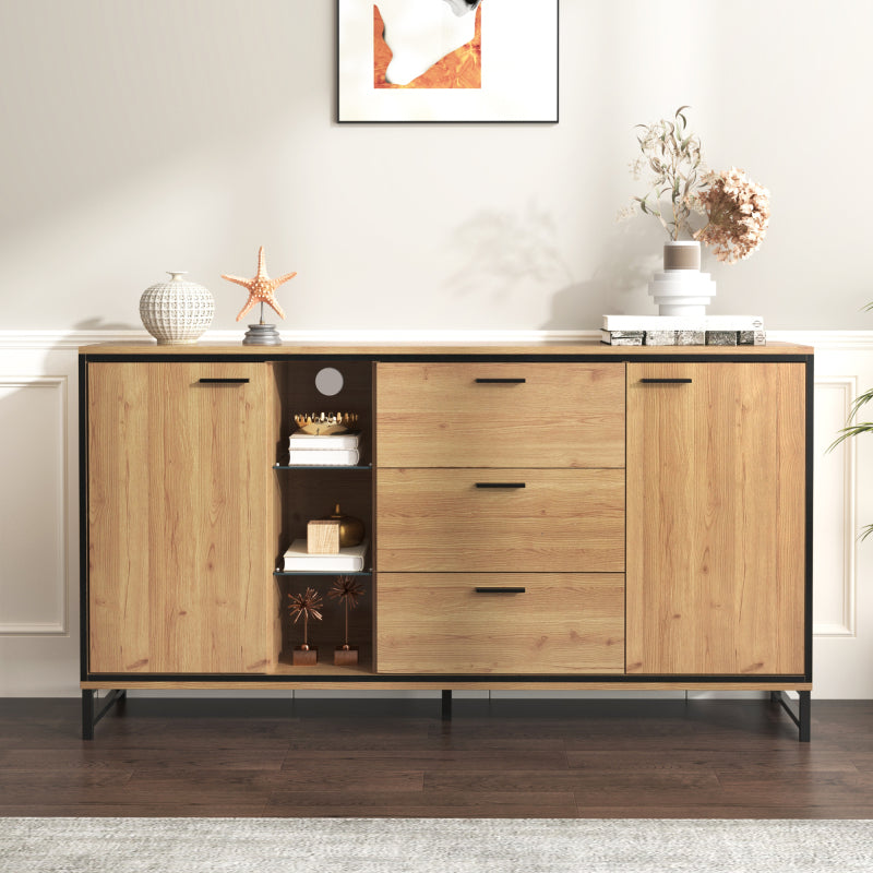 Sideboard mit drei Schubladen, exquisite Maserung. Modernes Sideboard in Holzfarbe mit Ablagefächern – stilvolle und funktionale Wohnmöbel. Schwarz und Holzfarbe.