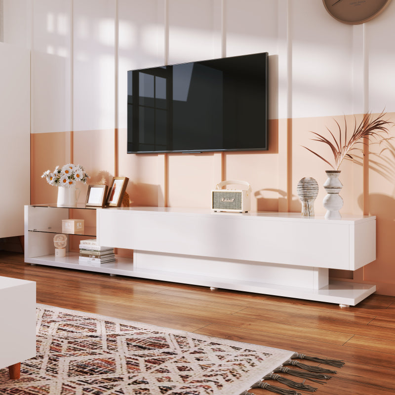 TV-Schränke, niedrige Paneele, hochglänzende weiße Glastrennwände und variable LED-Beleuchtung. Es verbindet natürlichen, rustikalen Stil mit modernem Design.