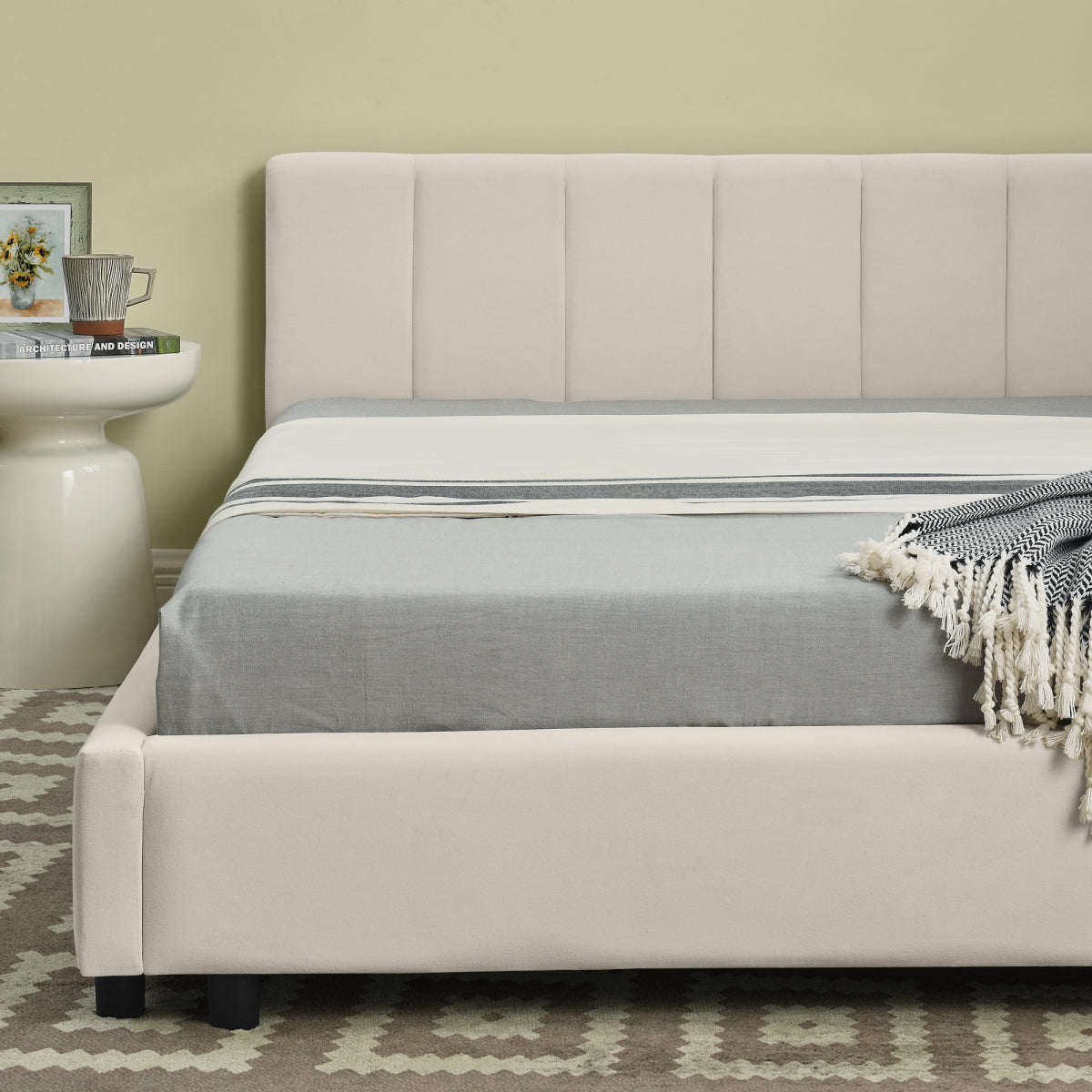 Doppelbett 140×200 cm aus Samt mit hoher Rückenlehne, stabiles Bettgestell aus Holz & Metall, ideal für Schlafzimmer & Gästezimmer, Beige (ohne Matratze)