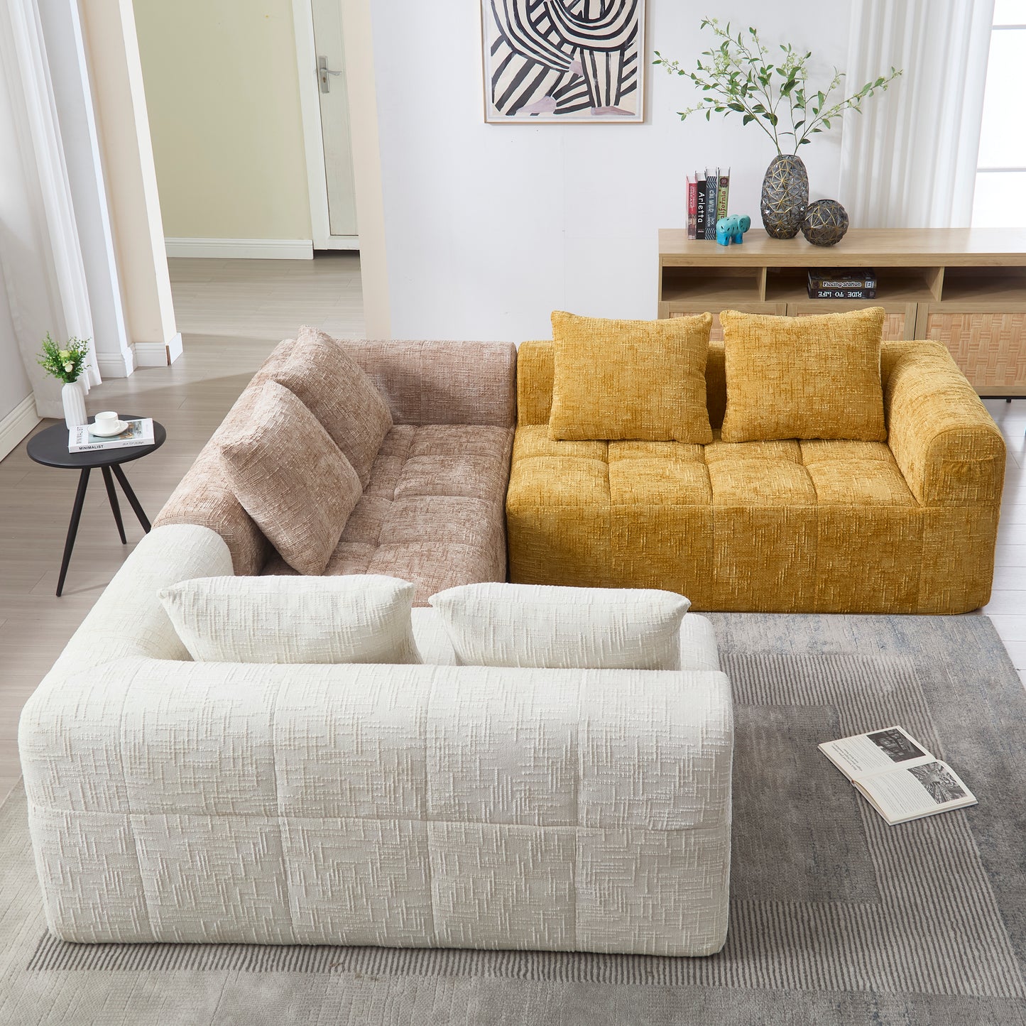 Modernes Sektionssofa, L-Sofa, 3-Sitzer-Sofa, keine Installation erforderlich, Chenille-Sofa mit Chaiselongue und Armlehnen, 3 Kissen, Seitentasche für Fernbedienung, Beige