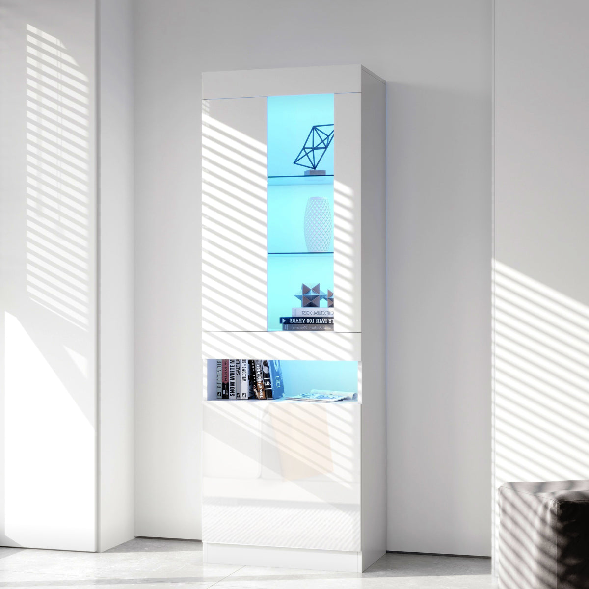 Schwarze LED-Vitrine mit 2 Glastüren - Standvitrine inkl. Beleuchtung, Freistehender Schrank für Wohnzimmer, Buffetschrank & Sammlervitrine, Weiß