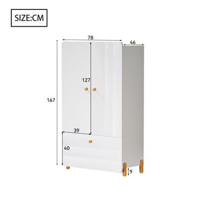 Geräumiger Kleiderschrank mit minimalistischen Linien und zarten holzfarbenen Füßen mit Staufächern, Schubladen und Kleiderbügeln, Farbblock-Design, Weiß
