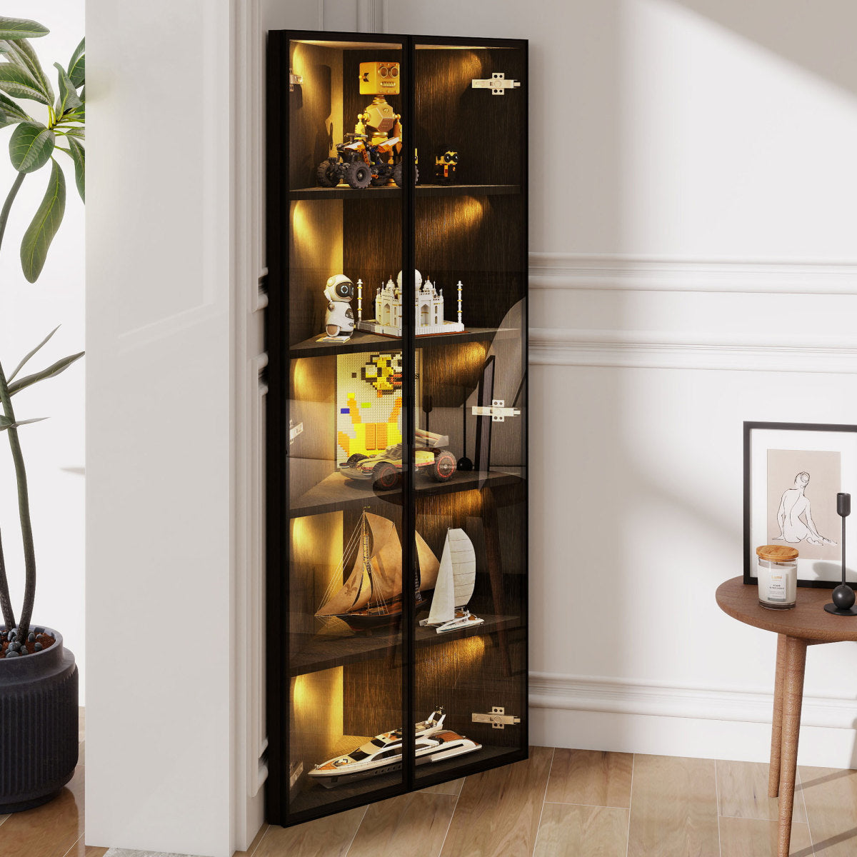 Eckvitrine 62x35x160cm Schwarz mit LED – Staubgeschützte Glasvitrine aus Sicherheitsglas & MDF, moderner Eckschrank mit Soft-Close-Türen