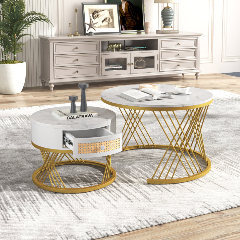 2 in 1 Runder Couchtisch aus MDF, Beistelltisch mit Tischplatte aus Marmor und Schubladen aus Kunststoff-Rattan, Griffe aus Massivholz. goldene Eisenfüße. 70*70*45,5+50*50*38,5cm