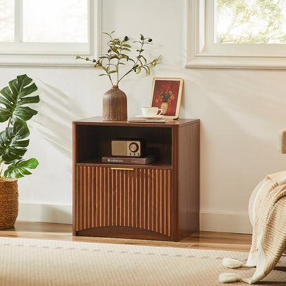 Nachttisch Nussbaum-Optik mit Rillendesign & Schublade – Beistelltisch mit goldenem Griff & abgerundeten Kanten – Modernes 3-Stufen-Storage