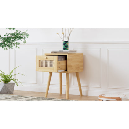 Klassischer Nachttisch mit ein Schubladen, mit Rattan-Schubladenplatte, mit goldfarbenem Metallgriff und lange Holzbeine, Stauraum im Wohnzimmer und Schlafzimmer, Spanplatten+PE-Rattan, Natur