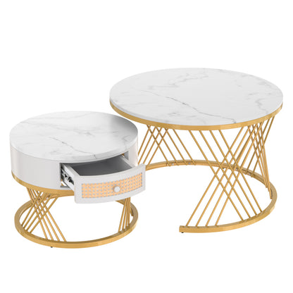 2 in 1 Runder Couchtisch aus MDF, Beistelltisch mit Tischplatte aus Marmor und Schubladen aus Kunststoff-Rattan, Griffe aus Massivholz. goldene Eisenfüße. 70*70*45,5+50*50*38,5cm