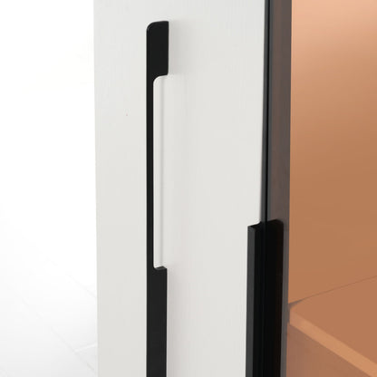 Multifunktionsschrank 110,5x35x160cm - LED-Vitrine mit bernsteinfarbenem Glas, Seitenauszug & Rollen - Weißer Hochschrank im modernen Stil