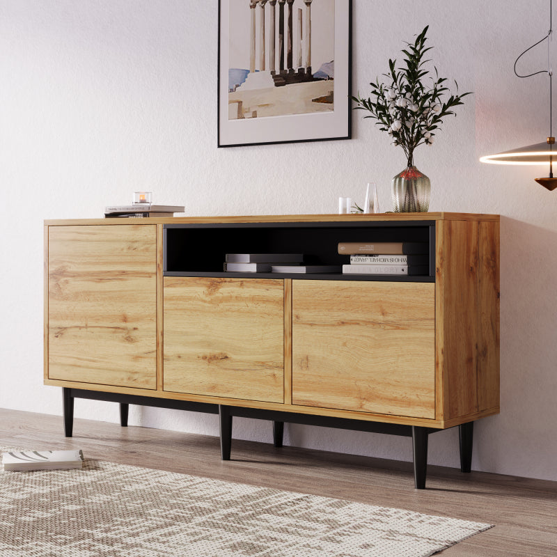 Moderner sideboard aus Holz mit drei Türen und Regalen