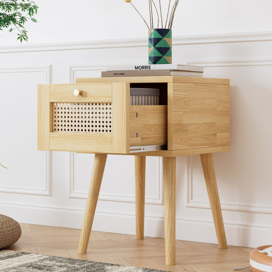 Klassischer Nachttisch mit ein Schubladen, mit Rattan-Schubladenplatte, mit goldfarbenem Metallgriff und lange Holzbeine, Stauraum im Wohnzimmer und Schlafzimmer, Spanplatten+PE-Rattan, Natur