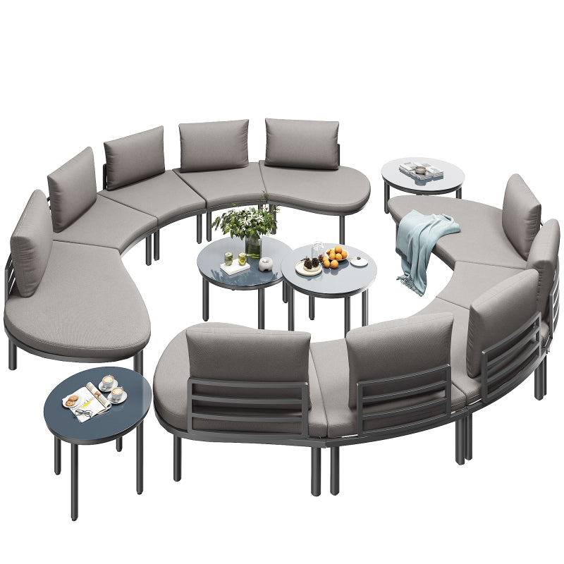 Gartenmöbel-Set (10 Sitzplätze), 4 Couchtische aus gehärtetem Glas, verzinkter Eisenrahmen, bequeme Gartenmöbel mit grauen Sitzpolstern und Kissen, verstellbare Beine, elegantes rundes Sofa