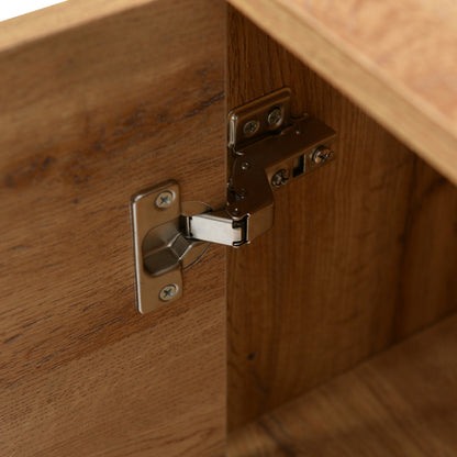 Moderner sideboard aus Holz mit drei Türen und Regalen