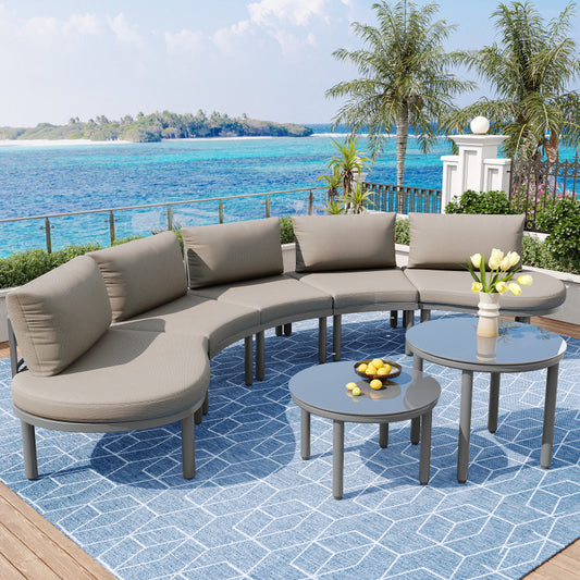 Gartenmöbel-Set (5-Sitzer), 2 Couchtische aus gehärtetem Glas, verzinkter Eisenrahmen, bequeme Gartenmöbel mit grauen Sitzpolstern und Kissen, mit verstellbaren Beinen, elegantes abgerundetes Sofa