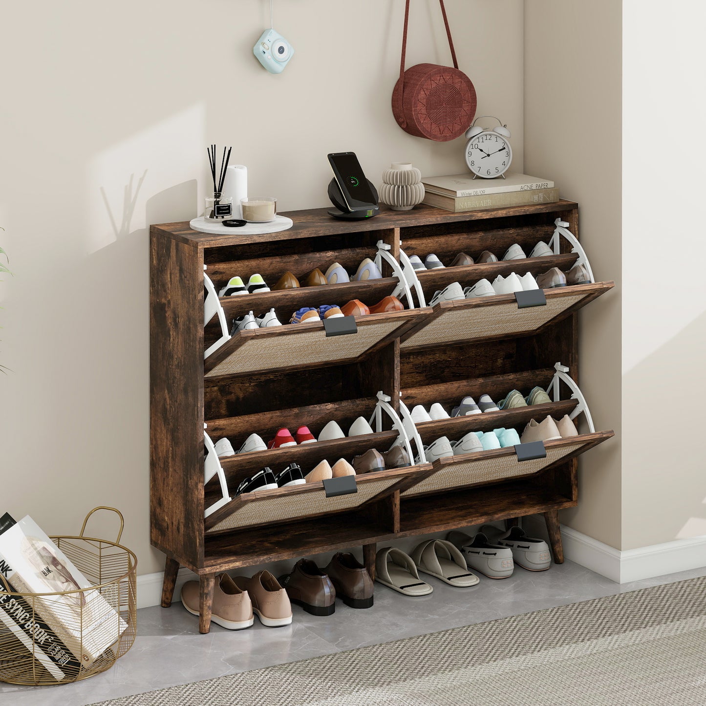 Schuhschrank mit vier Türen, Rattan-Optik, doppeltem Regal, mit Rückwand, geeignet für Flure und ähnliche Bereiche, Retrobraun